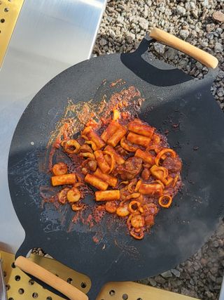 화끈한녀석들 새오똥400g 새우,오징어,똥집 볶음요리 소스,밀떡, 참기름 포함 — 5점을 준 리뷰어가 2022년 12월 올린 사용 사진