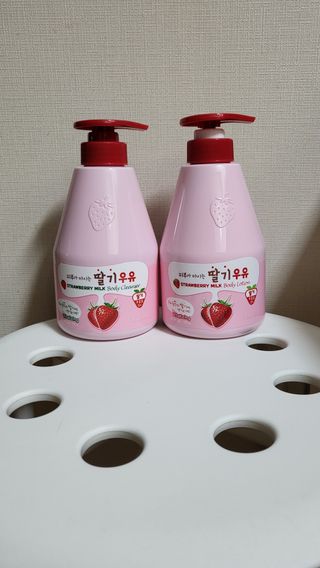 [과일나라] 피부가 마시는 딸기우유 바디클렌저&바디로션 — 5점을 준 리뷰어가 2022년 2월 올린 사용 사진