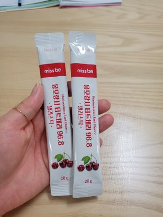 미스비 몽모랑시 타트체리 96.8 젤리스틱 — 5점을 준 리뷰어가 2021년 2월 올린 사용 사진