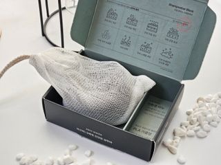 free [아토르] 9종 임상완료 아토르 다름 샴푸바_블랙  프리미엄 두피 케어 샴푸바 — 5점을 준 리뷰어가 2023년 12월 올린 사용 사진