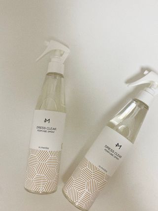 [엠메이데이] 드레스클리어 퍼퓸 스프레이 300ml 프리지아 가든향+프리지아 파출리향 — 5점을 준 리뷰어가 2022년 1월 올린 사용 사진