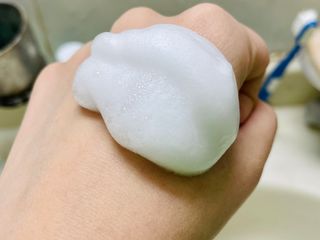 [바이로담] 저자극 약산성버블 폼 폼클렌징 150ml — 3.5점을 준 리뷰어가 2021년 3월 올린 사용 사진