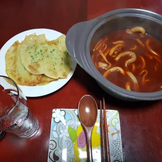 [푸딩팩토리] 즉석누들떡볶이 540g + 대구전통 납작만두 260g — 5점을 준 리뷰어가 2022년 12월 올린 사용 사진