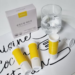 [슬림드랍 레몬맛] 건기식 다이어트 보조제 겸 비타민 — 5점을 준 리뷰어가 2022년 1월 올린 사용 사진