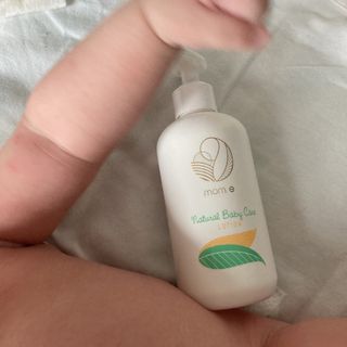 mom e 맘이 내추럴 베이비 케어 샴푸앤바스+로션 — 3점을 준 리뷰어가 2021년 1월 올린 사용 사진