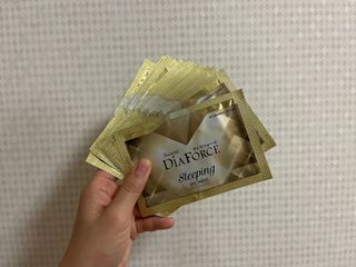 건강누리인터내셔날 레아라 다이아포스 슬리핑 아이패치 골드 & 물광 아이패치 [14회분/총 28매] — 5점을 준 리뷰어가 2022년 7월 올린 사용 사진