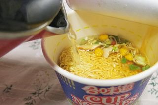 NISSIN 닛신 컵누들  4종 - 씨푸드오리지날, 씨푸드 스파이시, 씨푸드 커리, 씨푸드 XO소스 — 5점을 준 리뷰어가 2022년 3월 올린 사용 사진