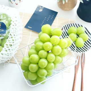 프리미엄 수출용 엘로아시스 샤인머스켓 특등품 1.5kg 2송이 — 5점을 준 리뷰어가 2021년 10월 올린 사용 사진