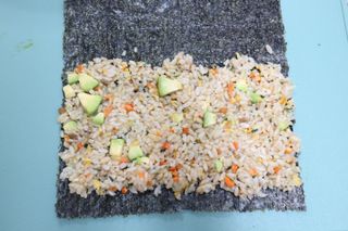 해풀잎 누구나 김밥*1ea [(혼합야채 35g *1ea,  김밥김 (5g, 5ea),  양념간장 (6g, 5ea), 참기름(5g, 2ea)] — 4점을 준 리뷰어가 2022년 8월 올린 사용 사진
