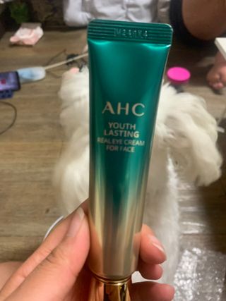 [NEW 탄력유턴 아이크림] AHC 유스 래스팅 리얼 아이크림 포 페이스 — 4점을 준 리뷰어가 2021년 4월 올린 사용 사진
