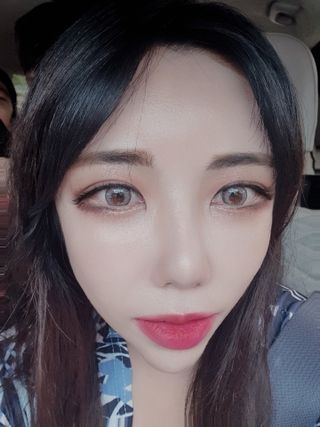 렌시스 LENSSIS [ 렌시스 ] 브라운 써클링의 영롱한 색감 ＃위썸초코 1개월용 ｜ 2직경 중 택1 ｜ — 5점을 준 리뷰어가 2021년 5월 올린 사용 사진