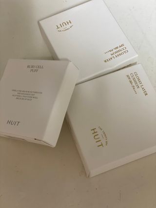 위뜨 글로시 레이어 쿠션 — 5점을 준 리뷰어가 2022년 7월 올린 사용 사진