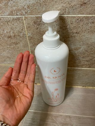 프리[닥터문] 유산균 락토케어 질경초 여성청결제 1000ml (젤타입) — 5점을 준 리뷰어가 2022년 6월 올린 사용 사진