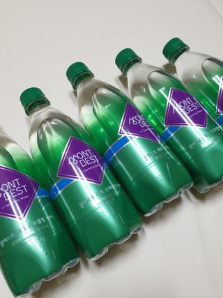 몽베스트 Montbest with Sparkling water Plain 20병 — 5점을 준 리뷰어가 2021년 11월 올린 사용 사진