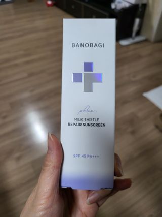 바노바기 코스메틱 바노바기 밀크씨슬 리페어 시카 선스크린 플러스 50ml — 5점을 준 리뷰어가 2023년 4월 올린 사용 사진