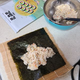 해풀잎 누구나 김밥*1ea [(혼합야채 35g *1ea,  김밥김 (5g, 5ea),  양념간장 (6g, 5ea), 참기름(5g, 2ea)] — 4점을 준 리뷰어가 2022년 10월 올린 사용 사진