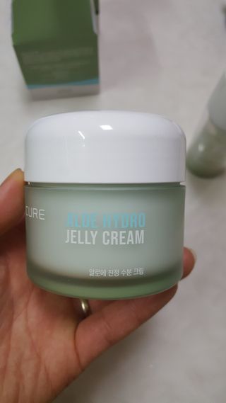 김정문알로에 큐어 큐어 알로에 리프레쉬 젤리 세럼, 큐어 알로에 하이드로 젤리 크림 — 5점을 준 리뷰어가 2021년 2월 올린 사용 사진