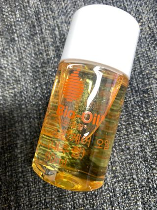 바이오오일 [바이오-오일] 스킨케어 오일 내추럴 60ml — 5점을 준 리뷰어가 2021년 12월 올린 사용 사진