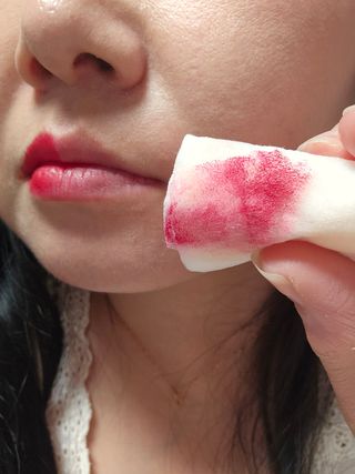 [후르디아] 눈시림없는 올영 립앤아이 리무버 — 5점을 준 리뷰어가 2024년 4월 올린 사용 사진