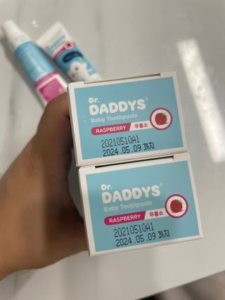 닥터데디스 안심무불소 베이비치약 60g + 여행용 미니 치약 15g — 5점을 준 리뷰어가 2022년 8월 올린 사용 사진