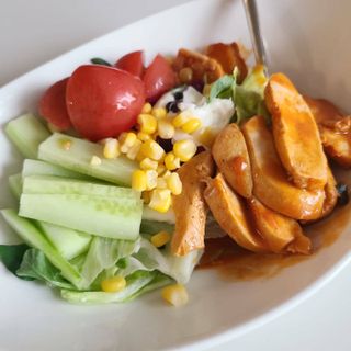 굽네몰 [굽네] 소스가 맛있는 닭가슴살 슬라이스 4종 — 5점을 준 리뷰어가 2021년 5월 올린 사용 사진
