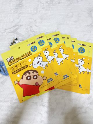 [숨그림]  덴탈마스크 짱구 우리아이 그리고 내가 쓰는 믿을수있는 케릭터 마스크  16종 — 5점을 준 리뷰어가 2021년 10월 올린 사용 사진