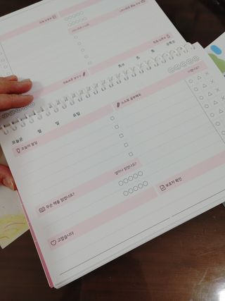 리훈 차일드라이크 or 워킹스마일 초등학생 스터디플래너 저학년/ 고학년 — 5점을 준 리뷰어가 2023년 3월 올린 사용 사진