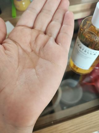 [스킨1004] 마다가스카르 센텔라 히알루-시카 워터핏 선세럼 50ml — 5점을 준 리뷰어가 2024년 5월 올린 사용 사진