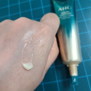 [NEW 탄력유턴 아이크림] AHC 유스 래스팅 리얼 아이크림 포 페이스 — 5점을 준 리뷰어가 2021년 3월 올린 사용 사진