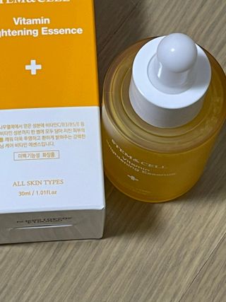 체르엠 스템앤셀 비타민 브라이트닝 에센스 30ml 1개 — 5점을 준 리뷰어가 2021년 11월 올린 사용 사진