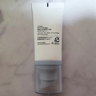 [스킨1004] 마다가스카르 센텔라 히알루-시카 워터핏 선세럼 50ml — 5점을 준 리뷰어가 2024년 5월 올린 사용 사진