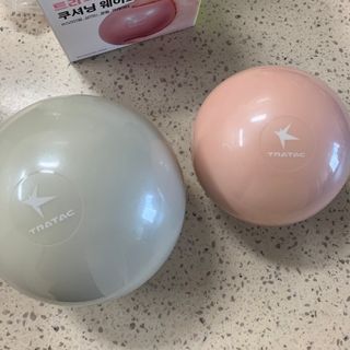 트라택 쿠셔닝 웨이트볼 0.5kg + 1kg SET — 5점을 준 리뷰어가 2022년 4월 올린 사용 사진