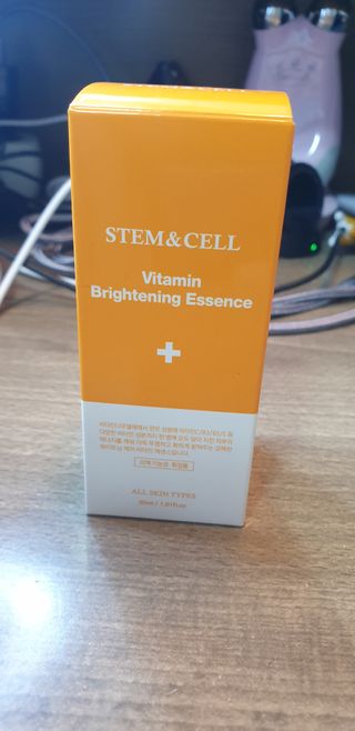 체르엠 스템앤셀 비타민 브라이트닝 에센스 30ml 1개 — 5점을 준 리뷰어가 2022년 1월 올린 사용 사진