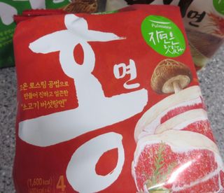 [풀무원] 자연은맛있다 정면, 백면, 홍면  세트 — 4.5점을 준 리뷰어가 2021년 4월 올린 사용 사진