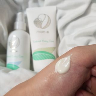 mom e 맘이 내추럴 베이비 케어 크림+바디오일 — 5점을 준 리뷰어가 2021년 1월 올린 사용 사진