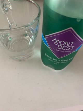 몽베스트 Montbest with Sparkling water Plain 20병 — 5점을 준 리뷰어가 2022년 9월 올린 사용 사진