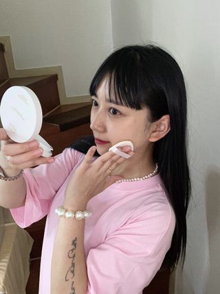 위뜨 글로시 레이어 쿠션 — 4점을 준 리뷰어가 2022년 7월 올린 사용 사진