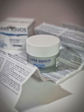 산수시 아쿠아 베네핏 24h 수부지 물광 속건조 수분크림 50ml — 4점을 준 리뷰어가 2021년 6월 올린 사용 사진