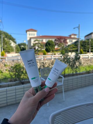 [AHC] 세이프온 에센스 선크림 올리브영 스페셜 증정 기획세트 — 5점을 준 리뷰어가 2022년 6월 올린 사용 사진