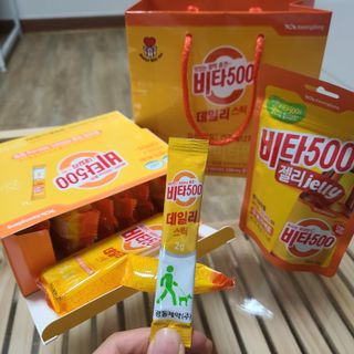 광동생활건강 [광동] 비타500데일리스틱 70포+쇼핑백+구미3개 — 5점을 준 리뷰어가 2021년 12월 올린 사용 사진
