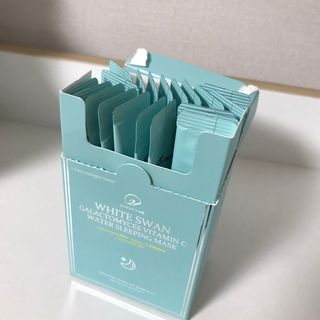 오투에니원 화이트 스완 갈락토미세스 비타민 C 워터 슬리핑 마스크 — 5점을 준 리뷰어가 2022년 12월 올린 사용 사진