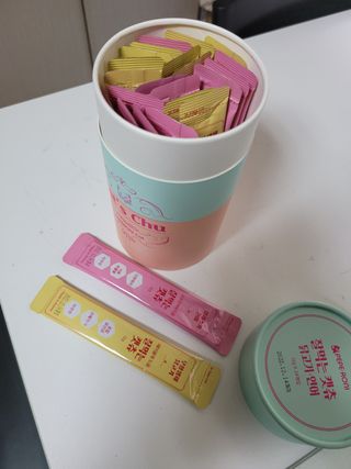 페페로니 잘 먹는 캣츄 - 무항생제 닭고기 12개 + 알래스카 연어 12개 — 4.5점을 준 리뷰어가 2021년 8월 올린 사용 사진