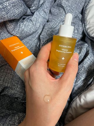 체르엠 스템앤셀 비타민 브라이트닝 에센스 30ml 1개 — 5점을 준 리뷰어가 2021년 9월 올린 사용 사진