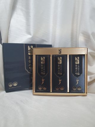 헬스업_천명진프리미엄홍삼스틱_10ml x 30포 — 5점을 준 리뷰어가 2021년 3월 올린 사용 사진
