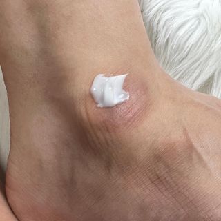 버텍스넘버원 버텍스 넘버원 햄프씨드오일 핸드밤, 바디크림 — 5점을 준 리뷰어가 2022년 3월 올린 사용 사진