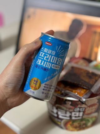 한미사이언스 [한미] 스파클링 프리미엄 레시피 (카페인, 제로카페인 2종)각5개총10개제공 — 4.5점을 준 리뷰어가 2025년 1월 올린 사용 사진