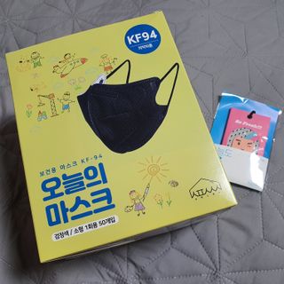 [심폐소생소] 오늘의마스크 KF94 소형 초등학생 어린이 마스크 — 5점을 준 리뷰어가 2021년 12월 올린 사용 사진