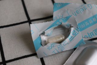 [지셀라] 프로바이오틱스 100억 유산균 보장 (1개월분 / 350mg X 30캡슐) — 5점을 준 리뷰어가 2023년 4월 올린 사용 사진