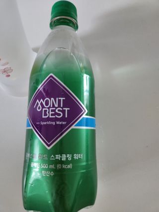 몽베스트 Montbest with Sparkling water Plain 20병 — 5점을 준 리뷰어가 2023년 6월 올린 사용 사진