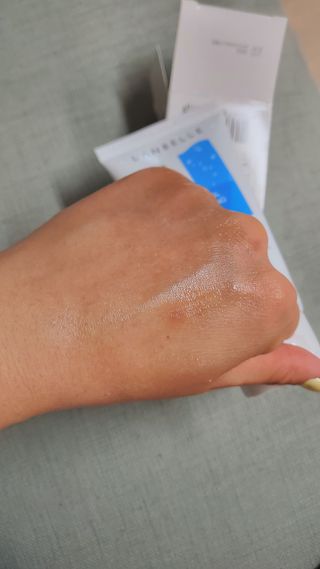 랑벨 수퍼내츄럴 아쿠아 수딩 크림 100ml — 5점을 준 리뷰어가 2022년 4월 올린 사용 사진